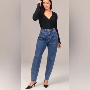 Abercrombie & Fitch High Rise 80s Mom Jeans Dark Wash Pleated Detail Size 29L
